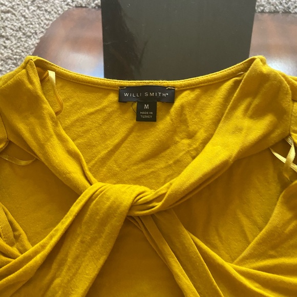 Women’s Twisted Top - Picture 3 of 6